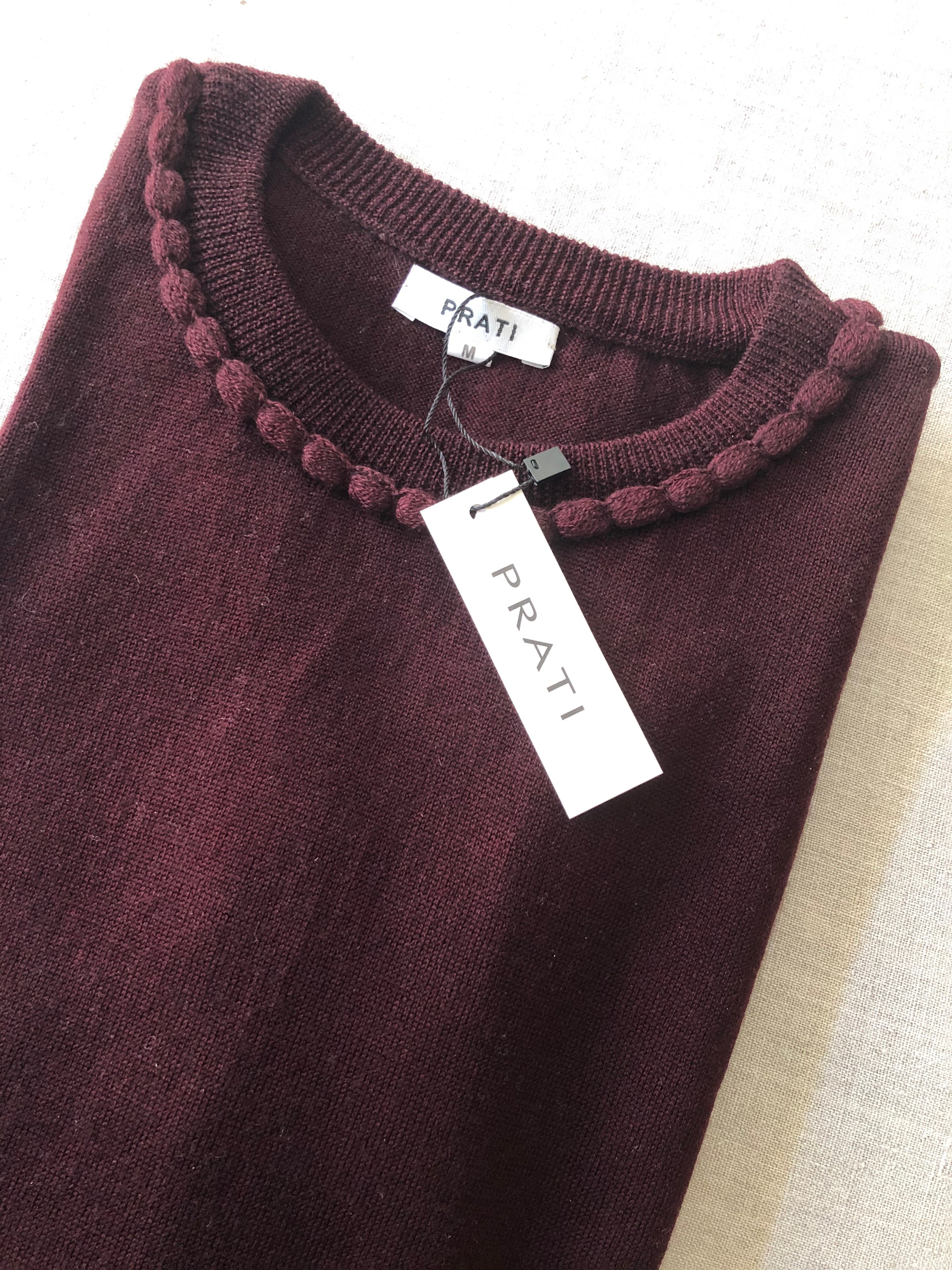 Cashmere pom pom sweater bordeaux