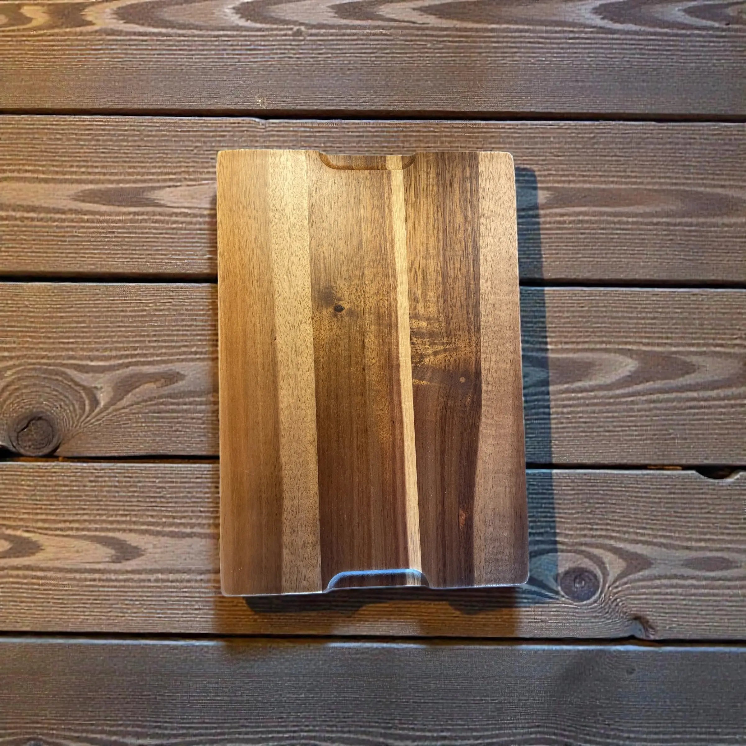 🪵 Skjærefjøl i Tre – Dobbeltsidig, Praktisk og Naturlig Eleganse
