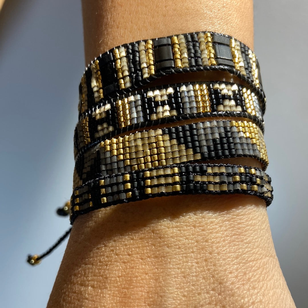 Unik håndlaget armbånd, 4 stk (stil 2)