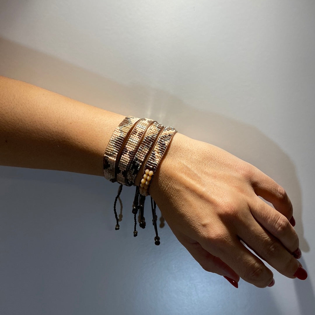 Unik håndlaget armbånd, 4 stk (stil 4)