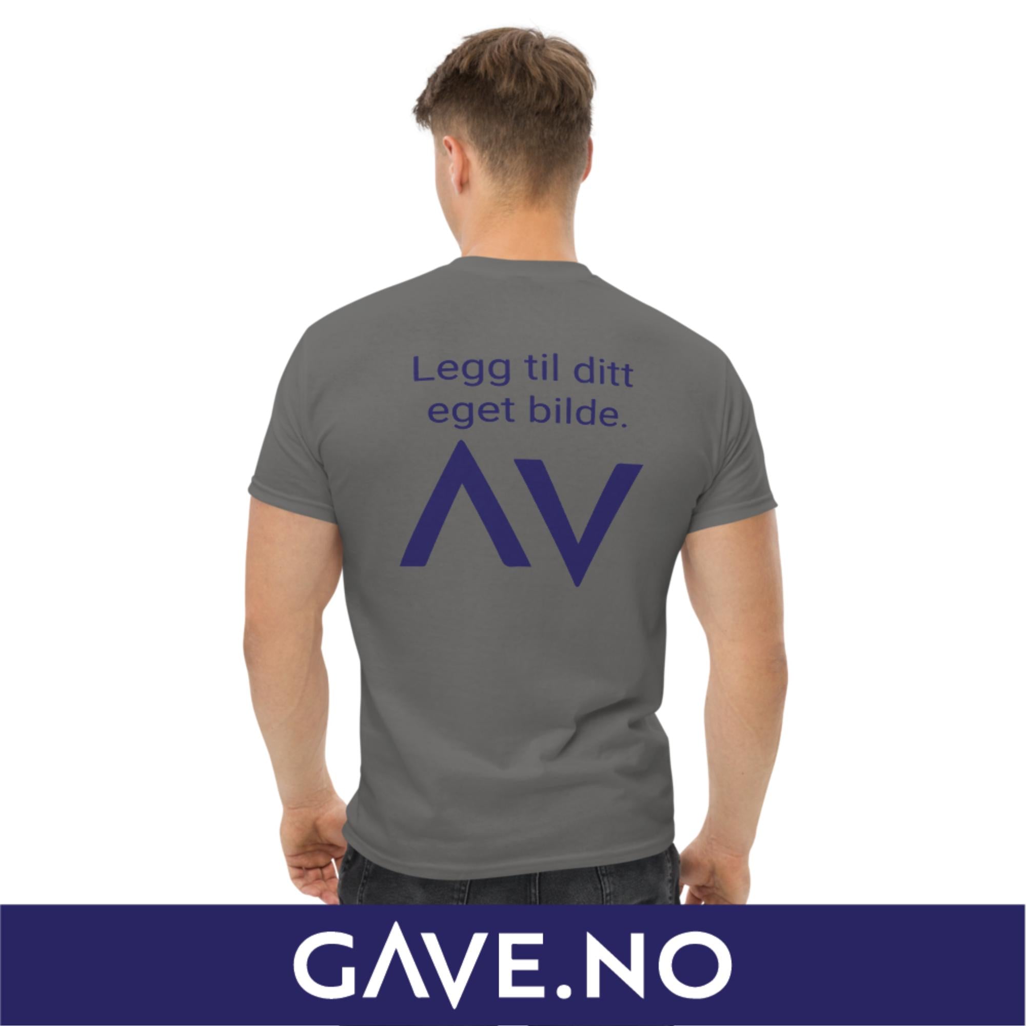 Klassisk t-skjorte for menn med ditt eget bilde (print bak)