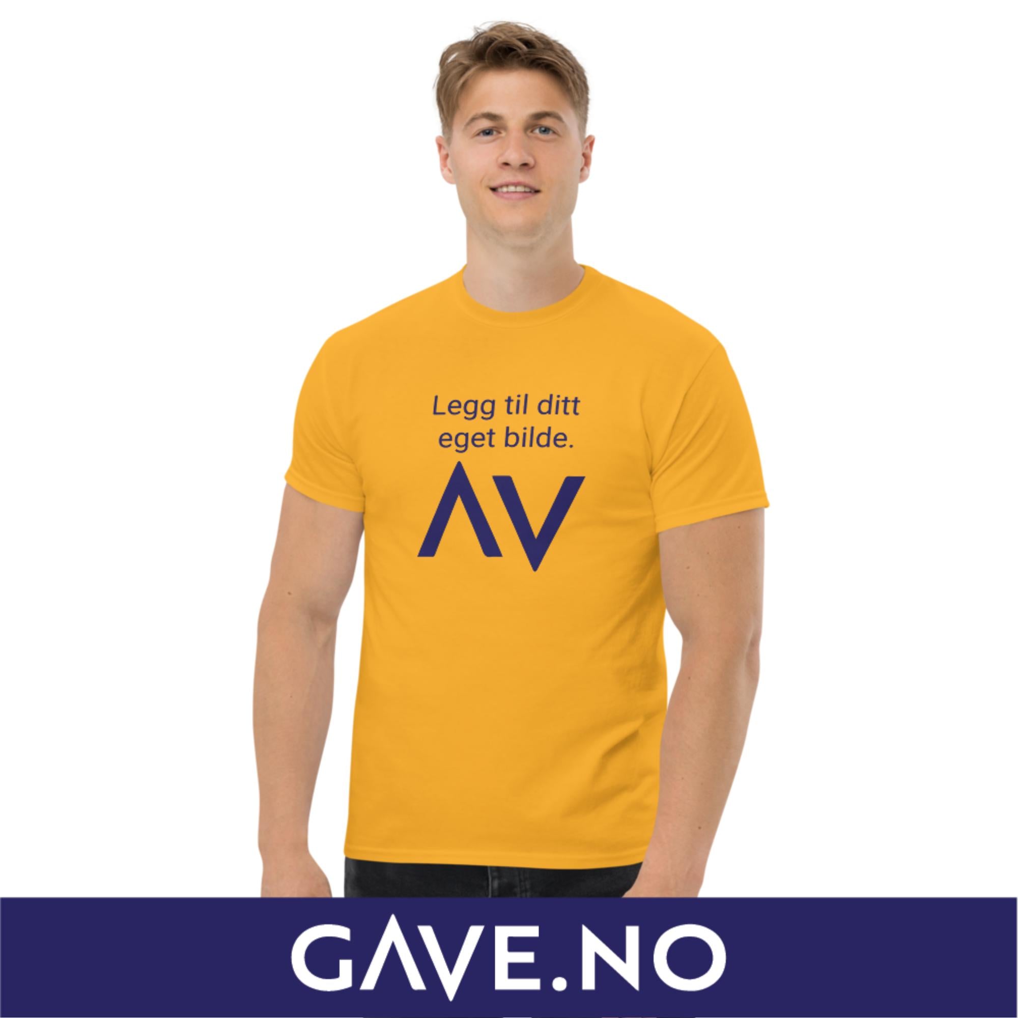 Klassisk t-skjorte for menn med din eget bilde (print foran)