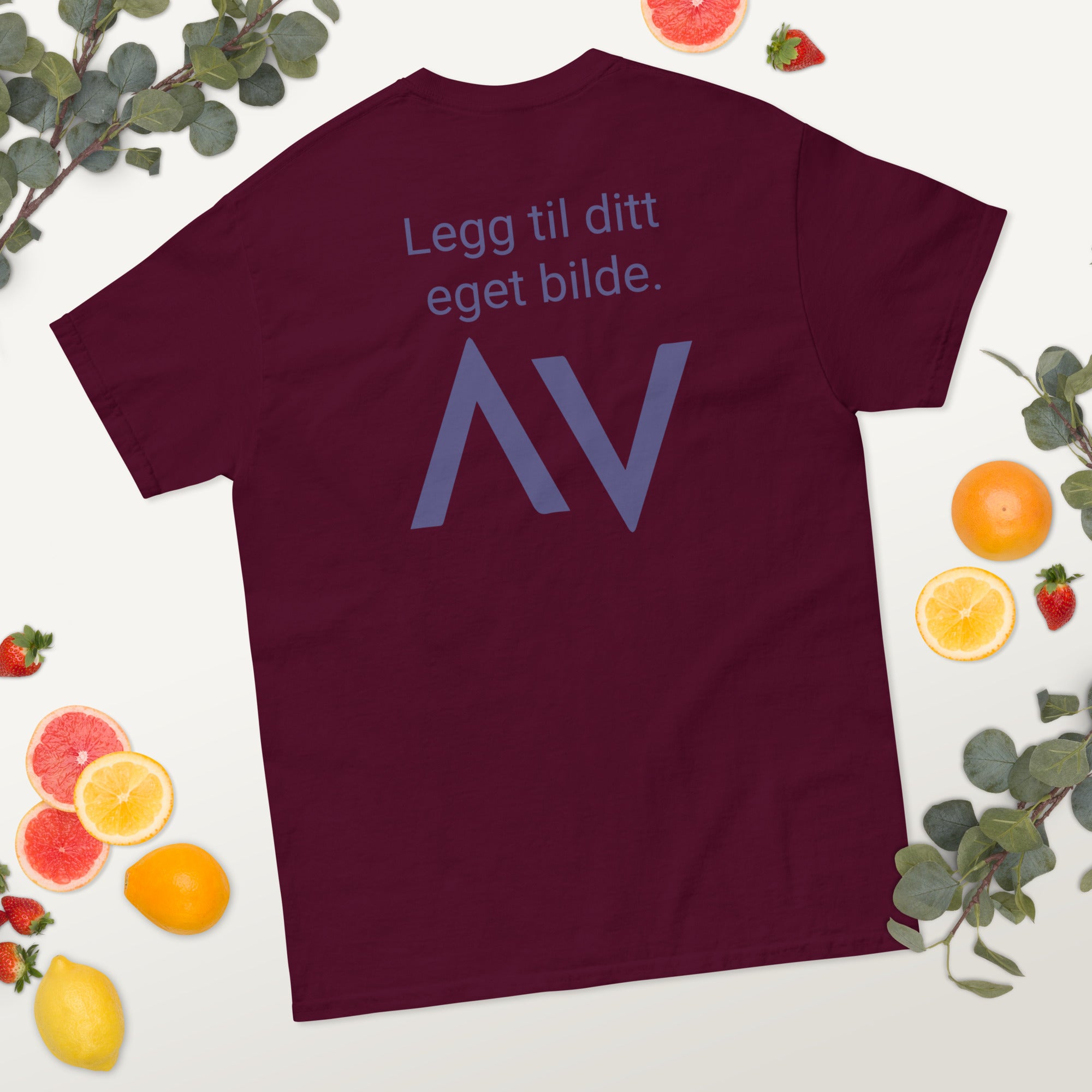 Klassisk t-skjorte for menn med ditt eget bilde (brodert)