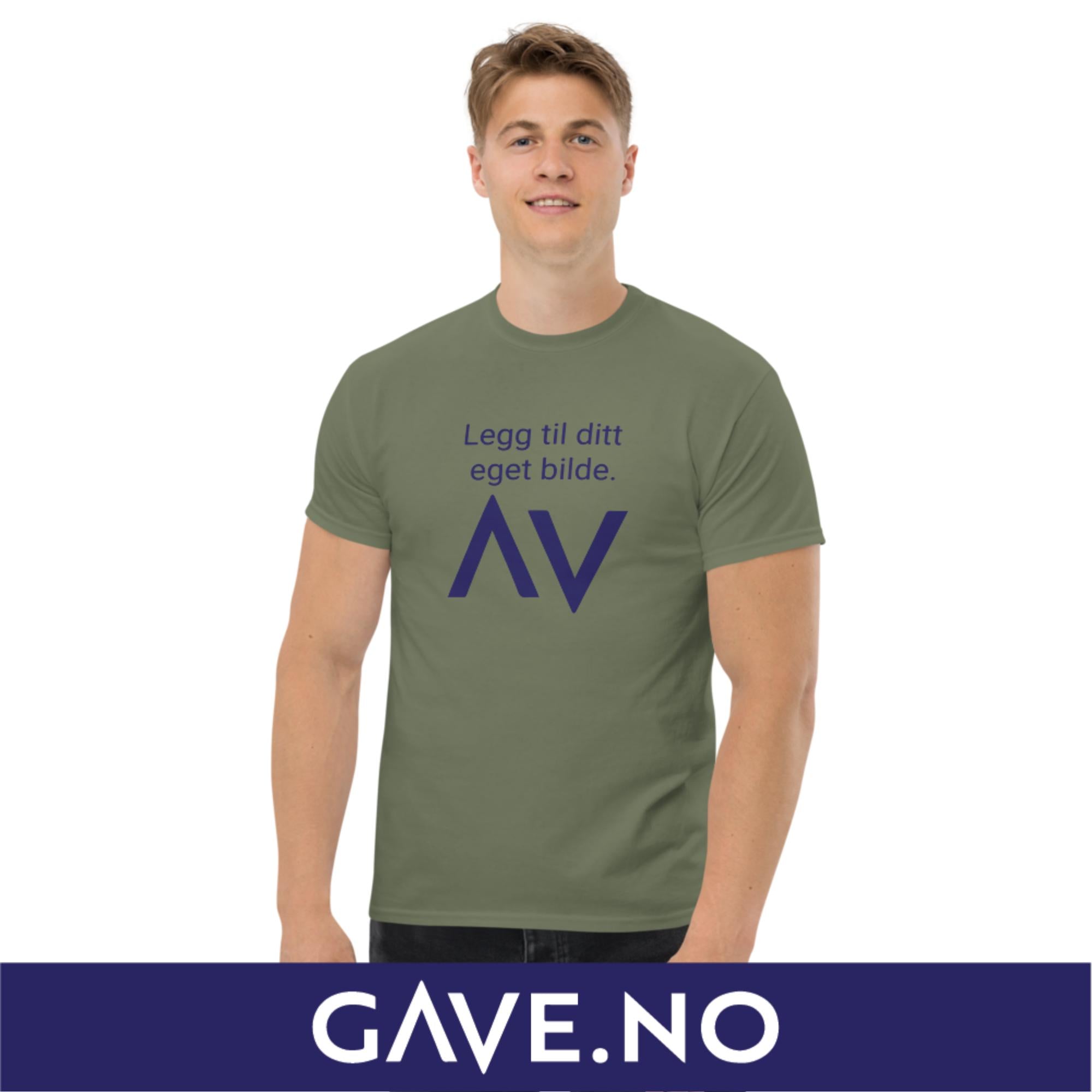 Klassisk t-skjorte for menn med din eget bilde (print foran)