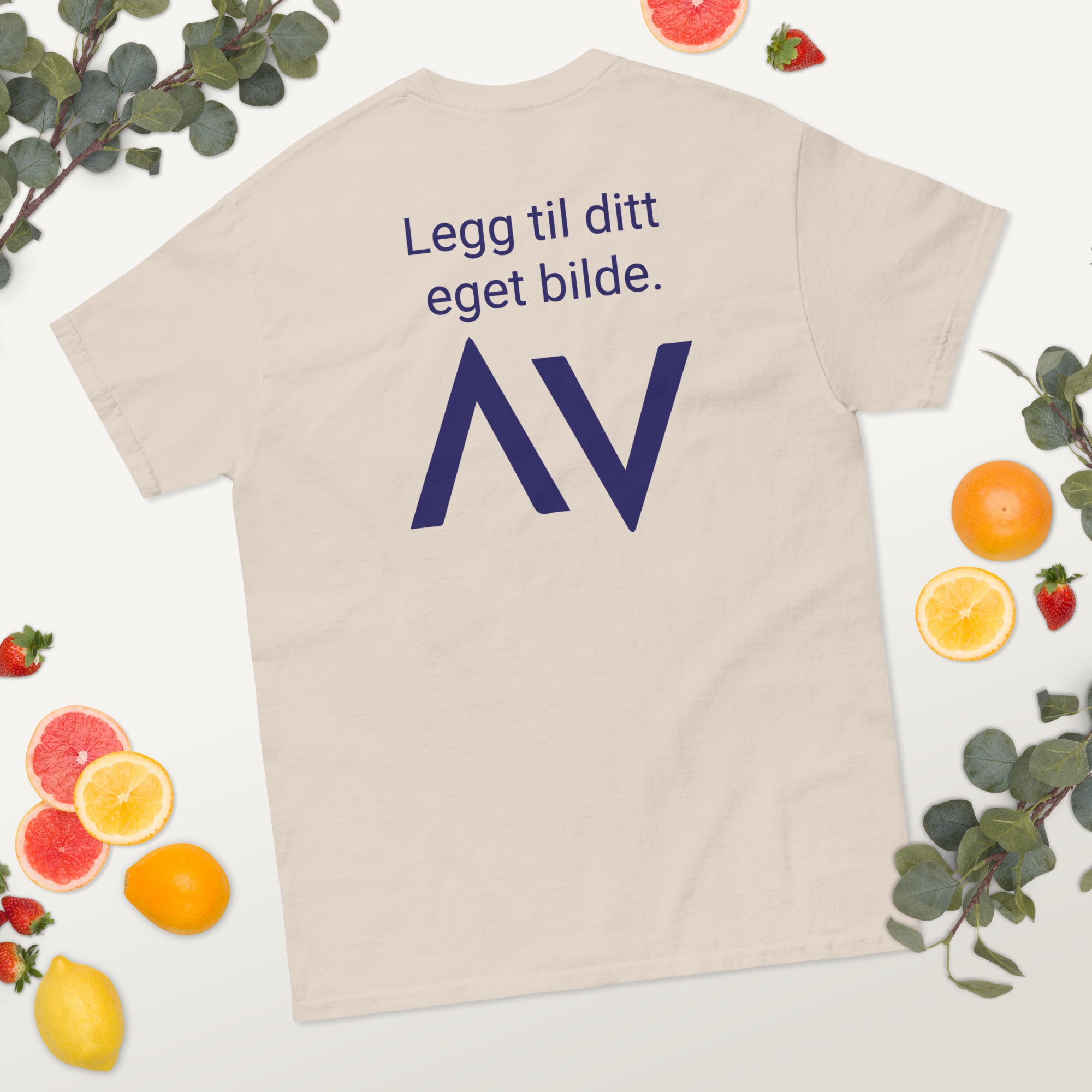 Klassisk t-skjorte for menn med ditt eget bilde (brodert)