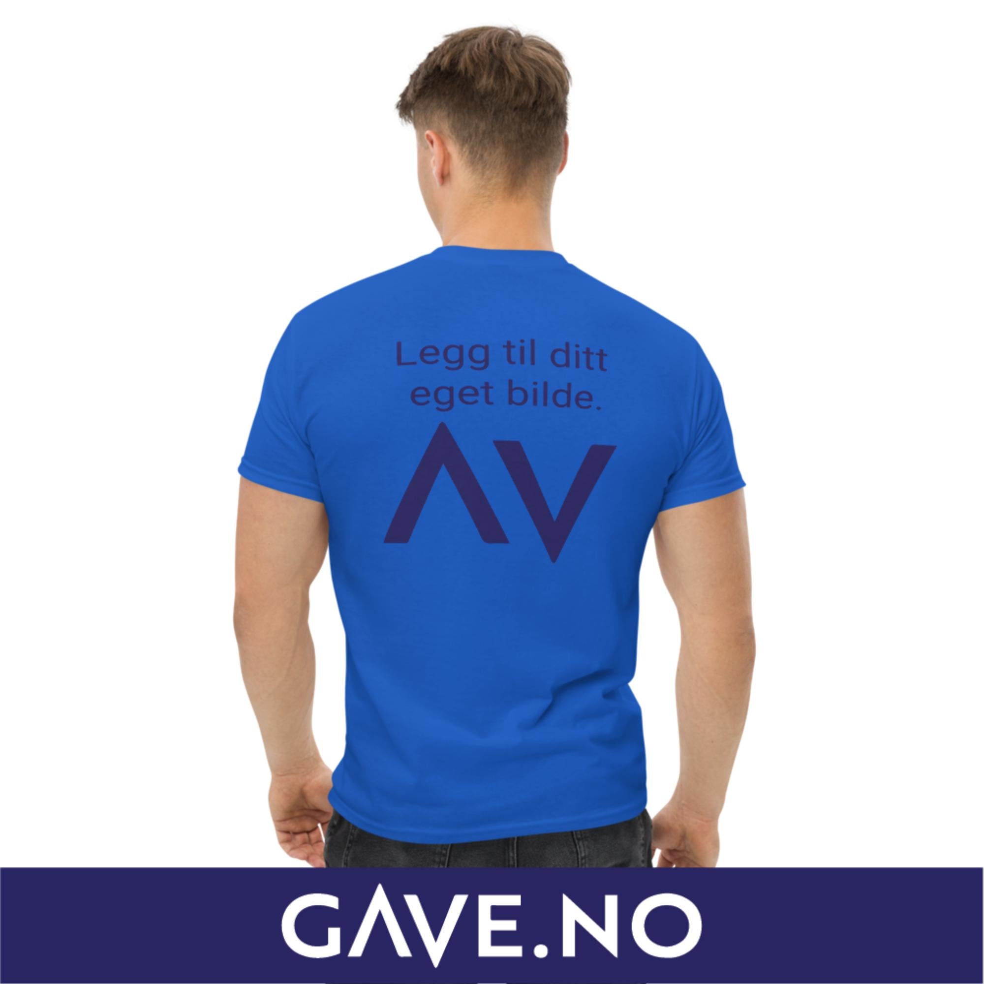 Klassisk t-skjorte for menn med ditt eget bilde (print bak)