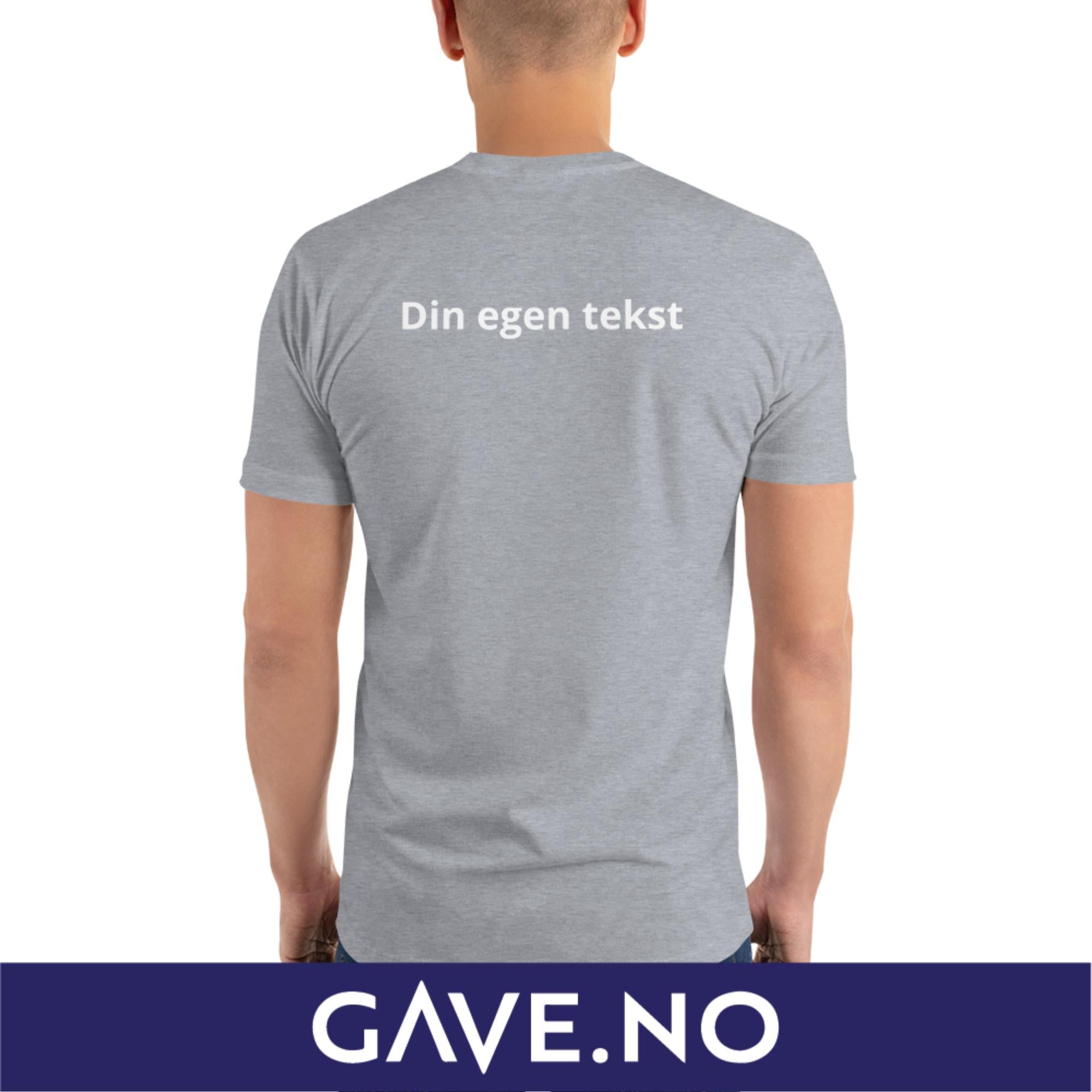 Kortermet t-skjorte med din egen tekst (brodert bak)