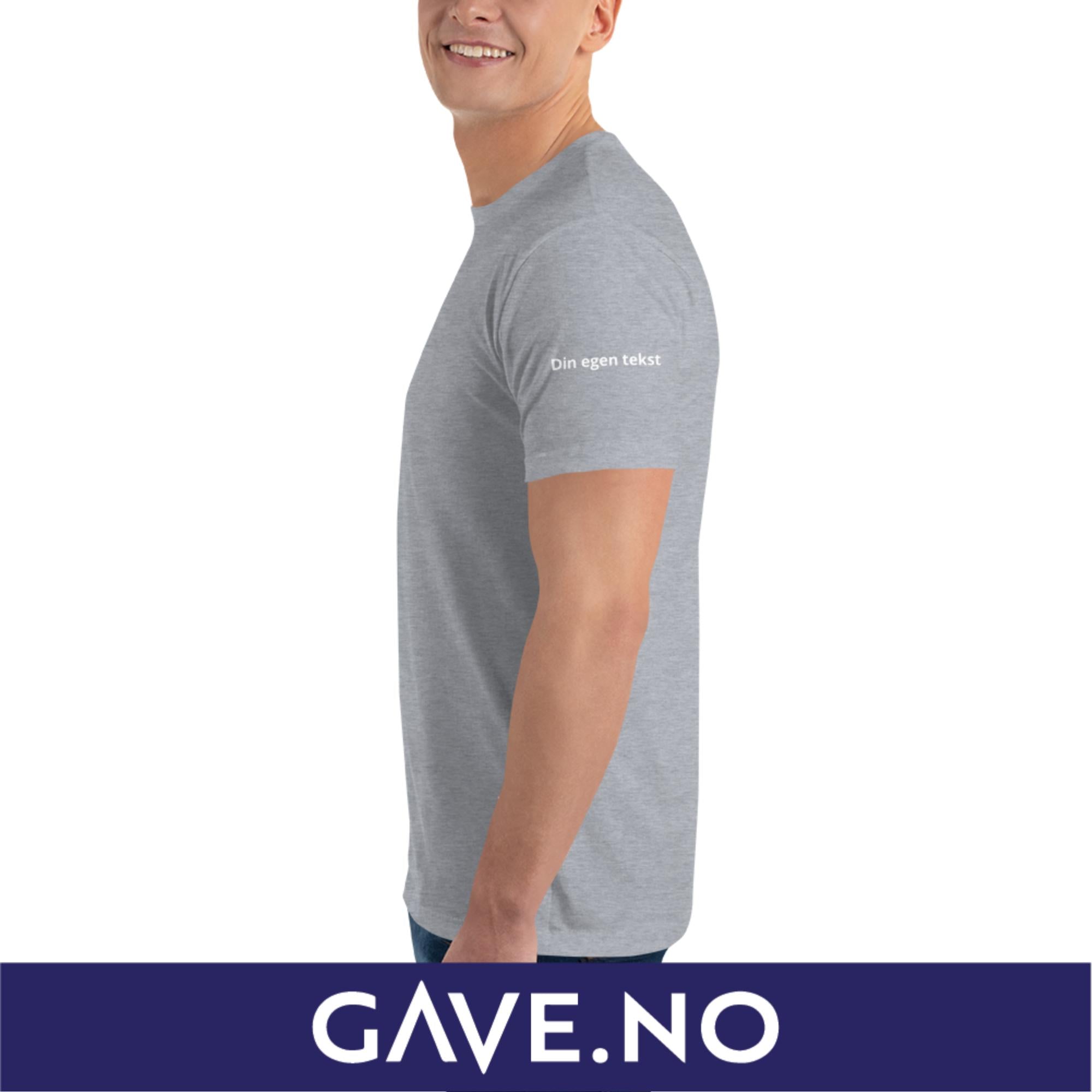 Kortermet t-skjorte med din eget bilde (print bak)