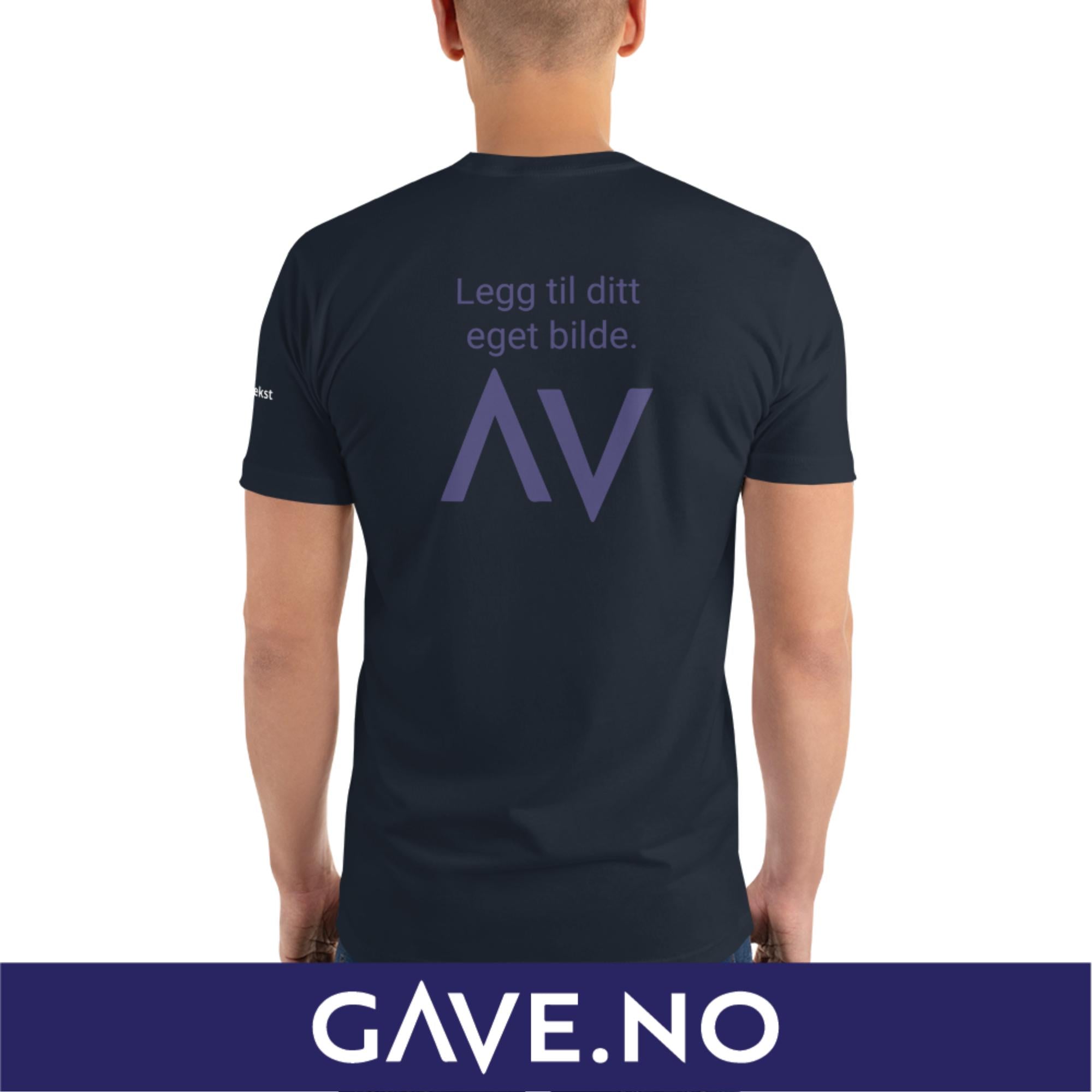 Kortermet t-skjorte med din eget bilde (print bak)