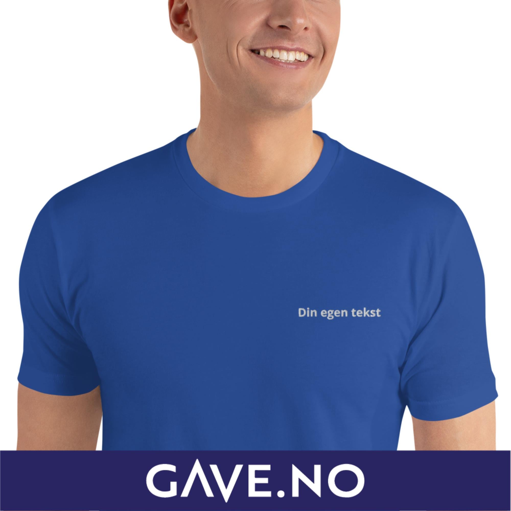 Kortermet t-skjorte med din egen tekst brodert på venstre side
