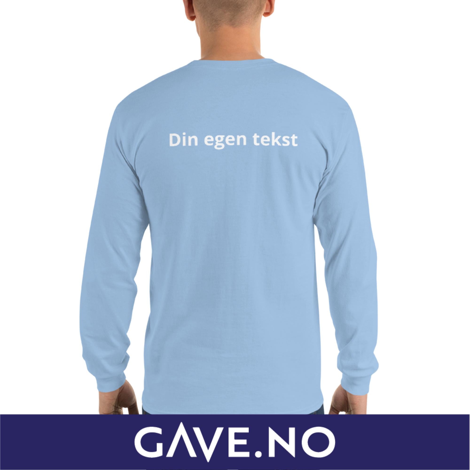 Langermet skjorte for menn med din egen tekst (brodert bak)