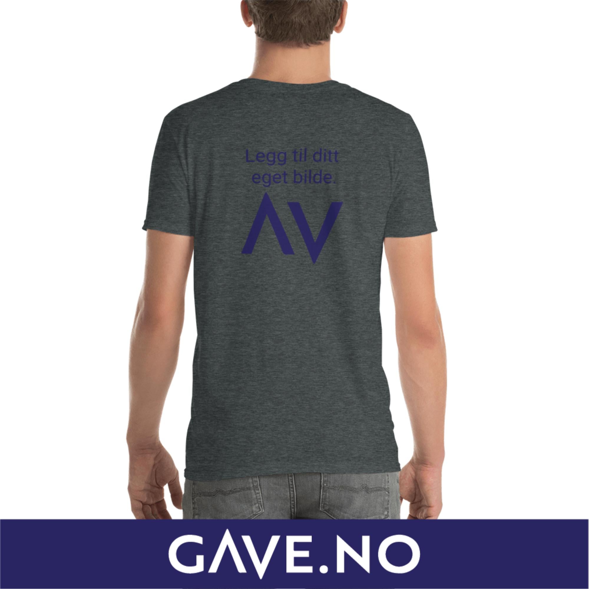 Kortermet unisex T-skjorte med din eget bilde (print bak)