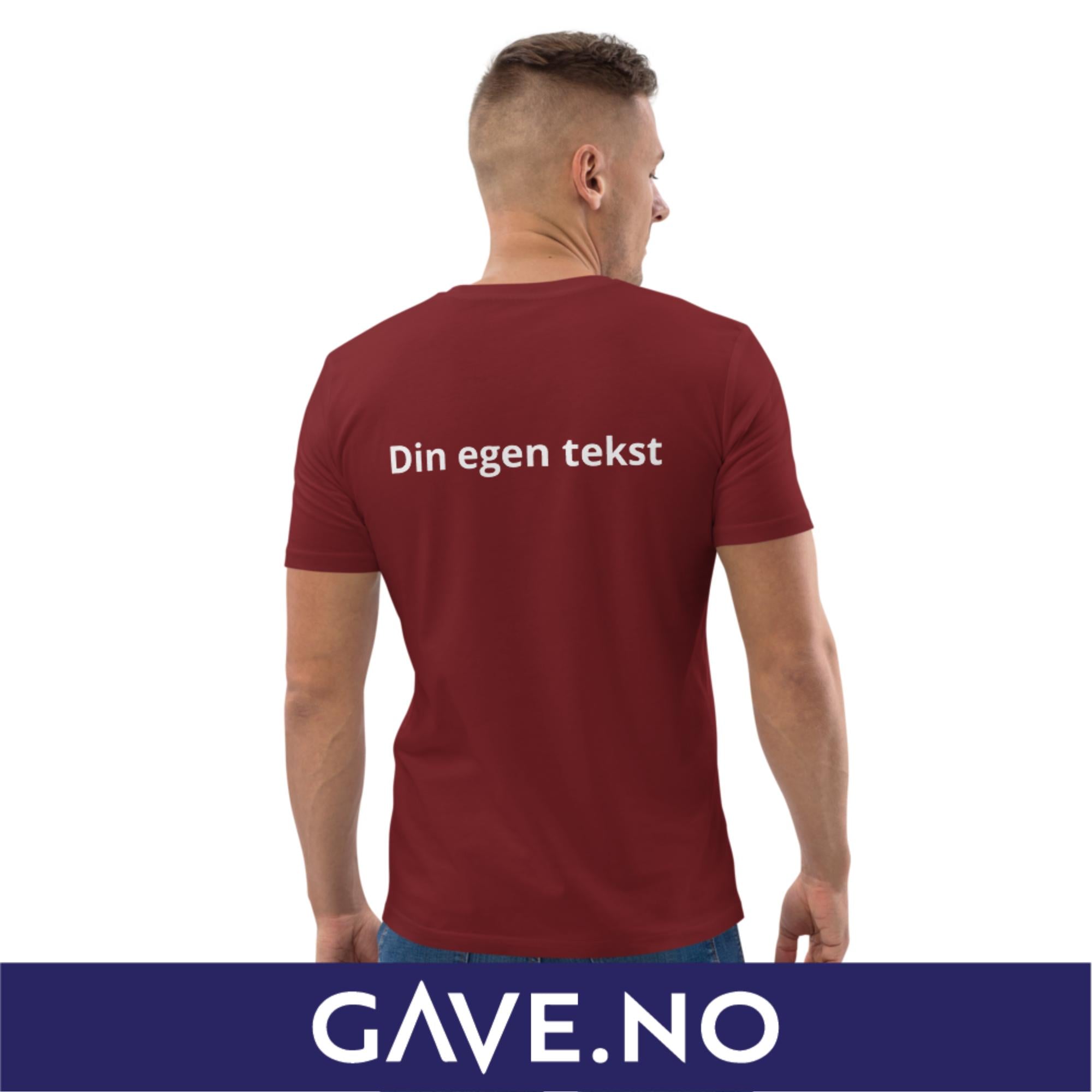 Unisex t-skjorte i økologisk bomull med din egen tekst på ryggen (brodert)