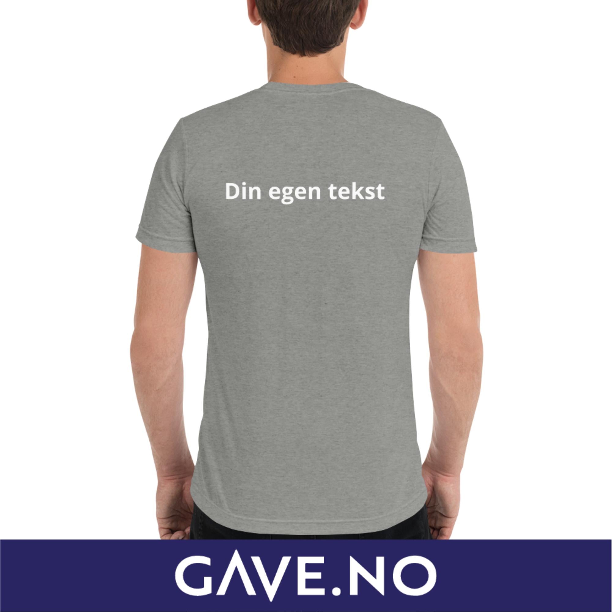 Kortermet t-skjorte med din egen tekst (brodert bak)