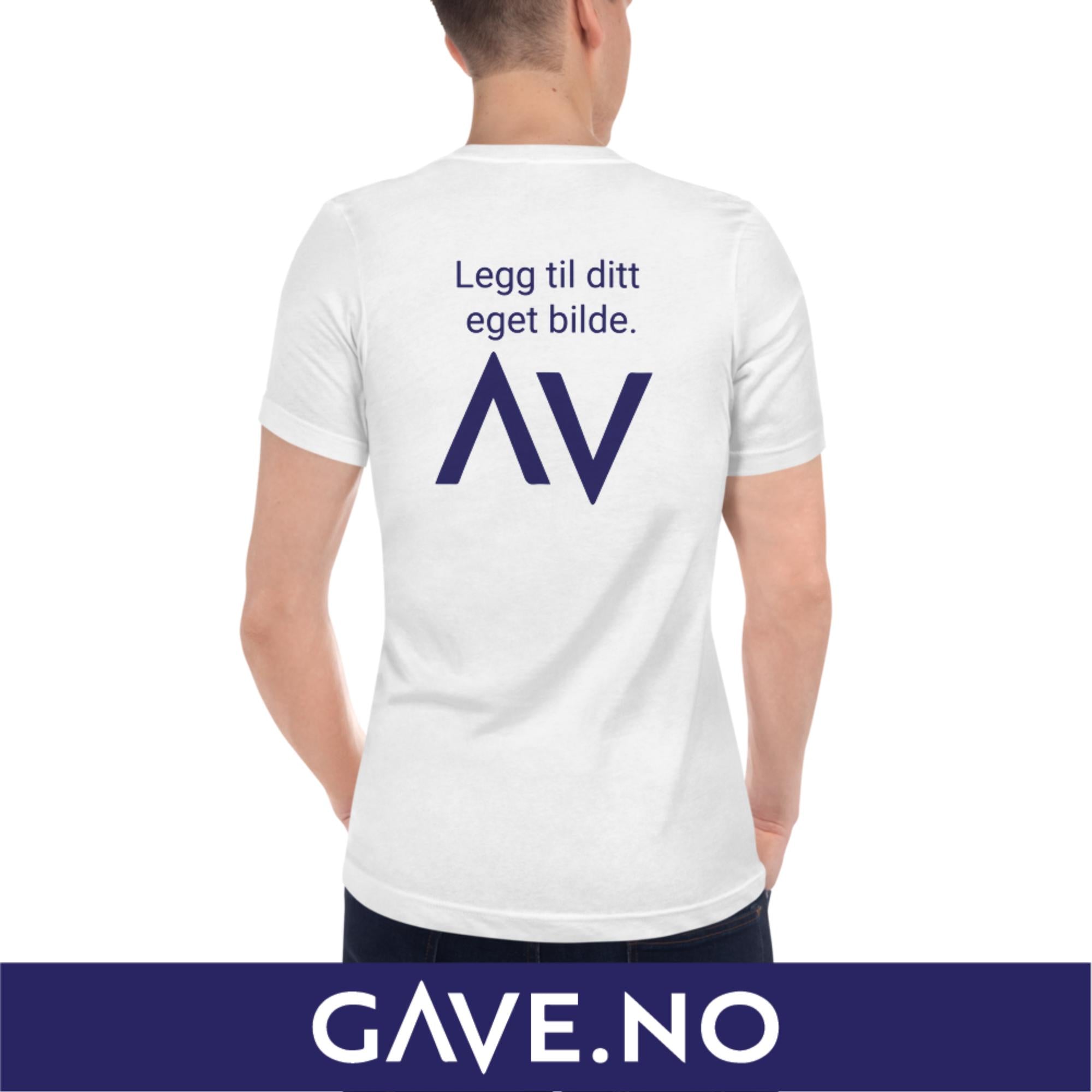 Unisex kortermet T-skjorte med V-hals med din egen tekst (print bak)