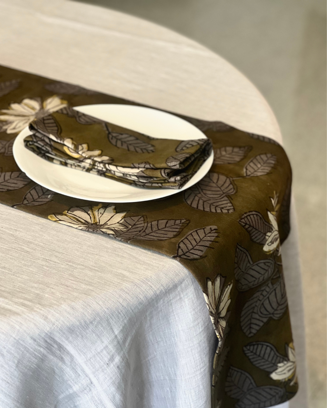 Khadee 100% Linen Tablecloth | Handcrafted 6-Seater Dining Cover