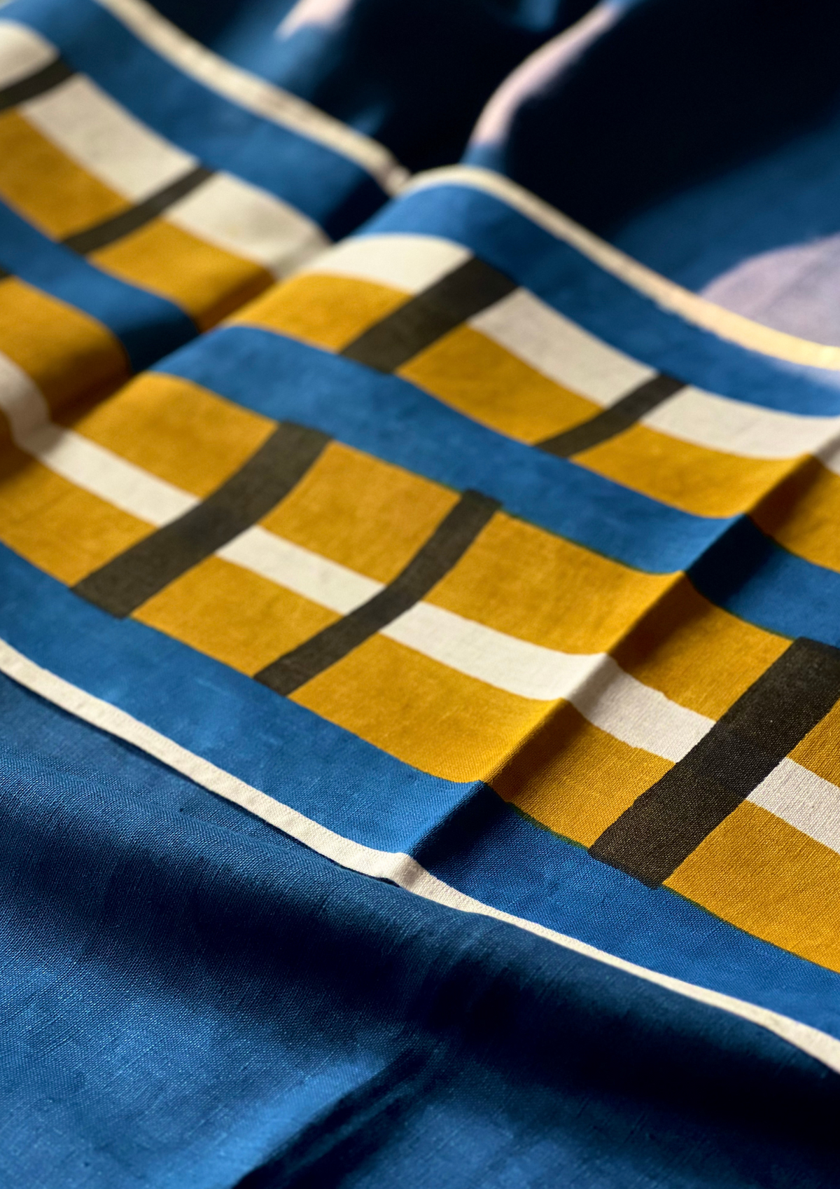 Kirei Table Runner | Hand Block Printed Linen (33x208 cm)
