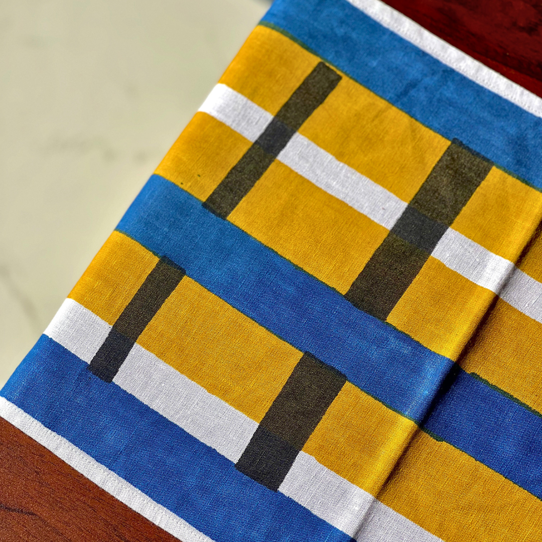 Kirei Table Runner | Hand Block Printed Linen (33x208 cm)