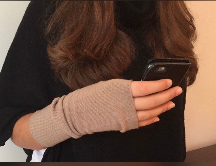 Cashmere hand warmer gloves camel