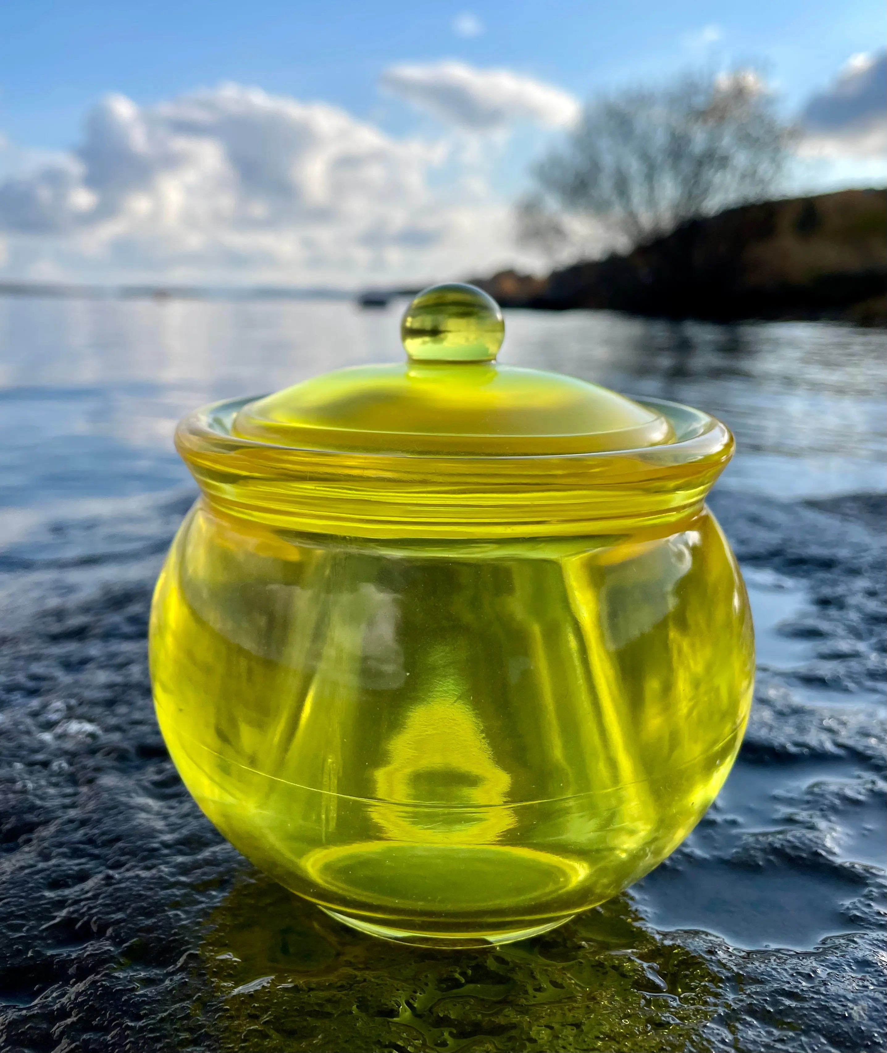 Elegant oppbevaring | Utsøkt håndlaget Epoxy Krukke med lokk