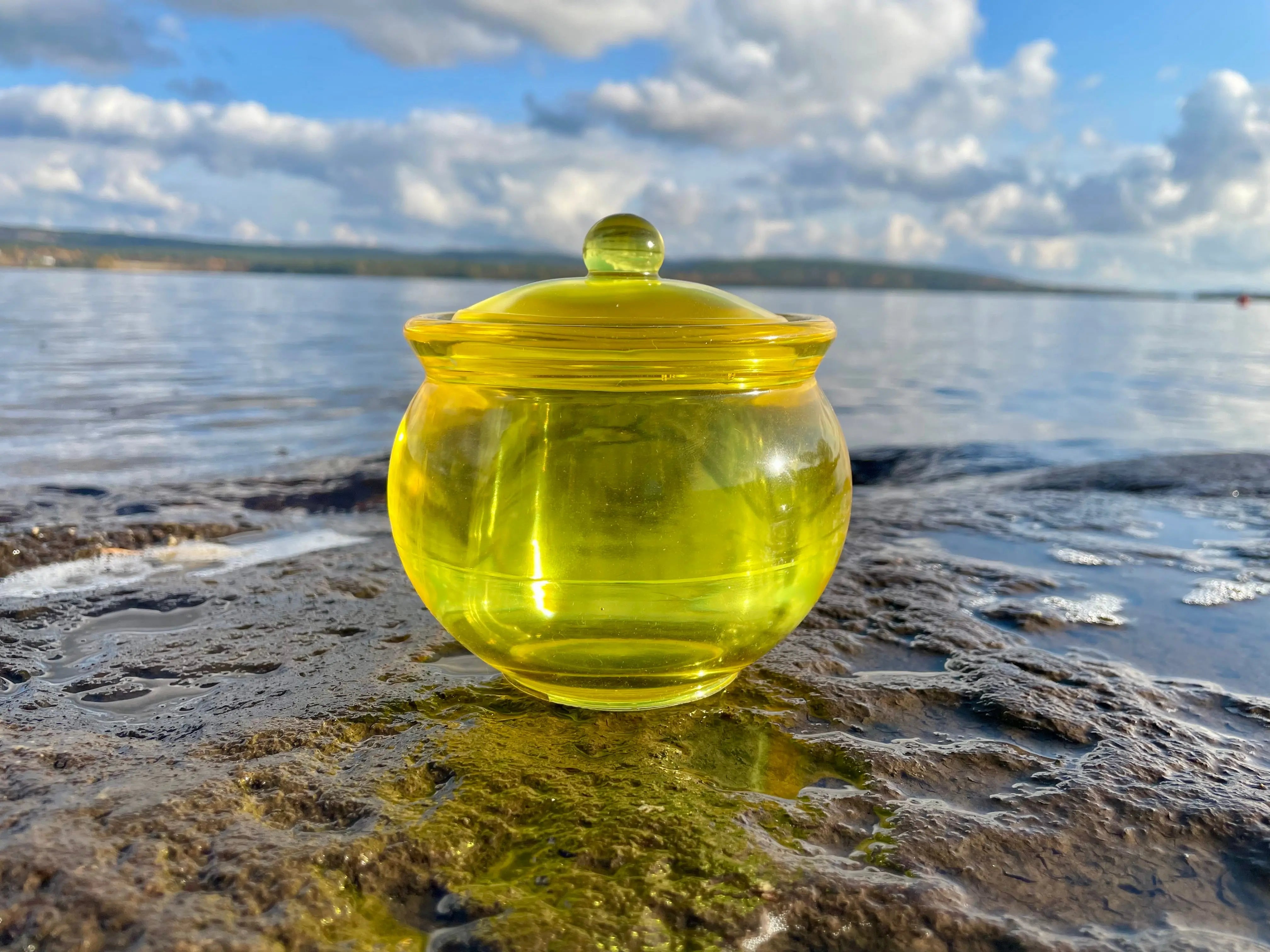 Elegant oppbevaring | Utsøkt håndlaget Epoxy Krukke med lokk