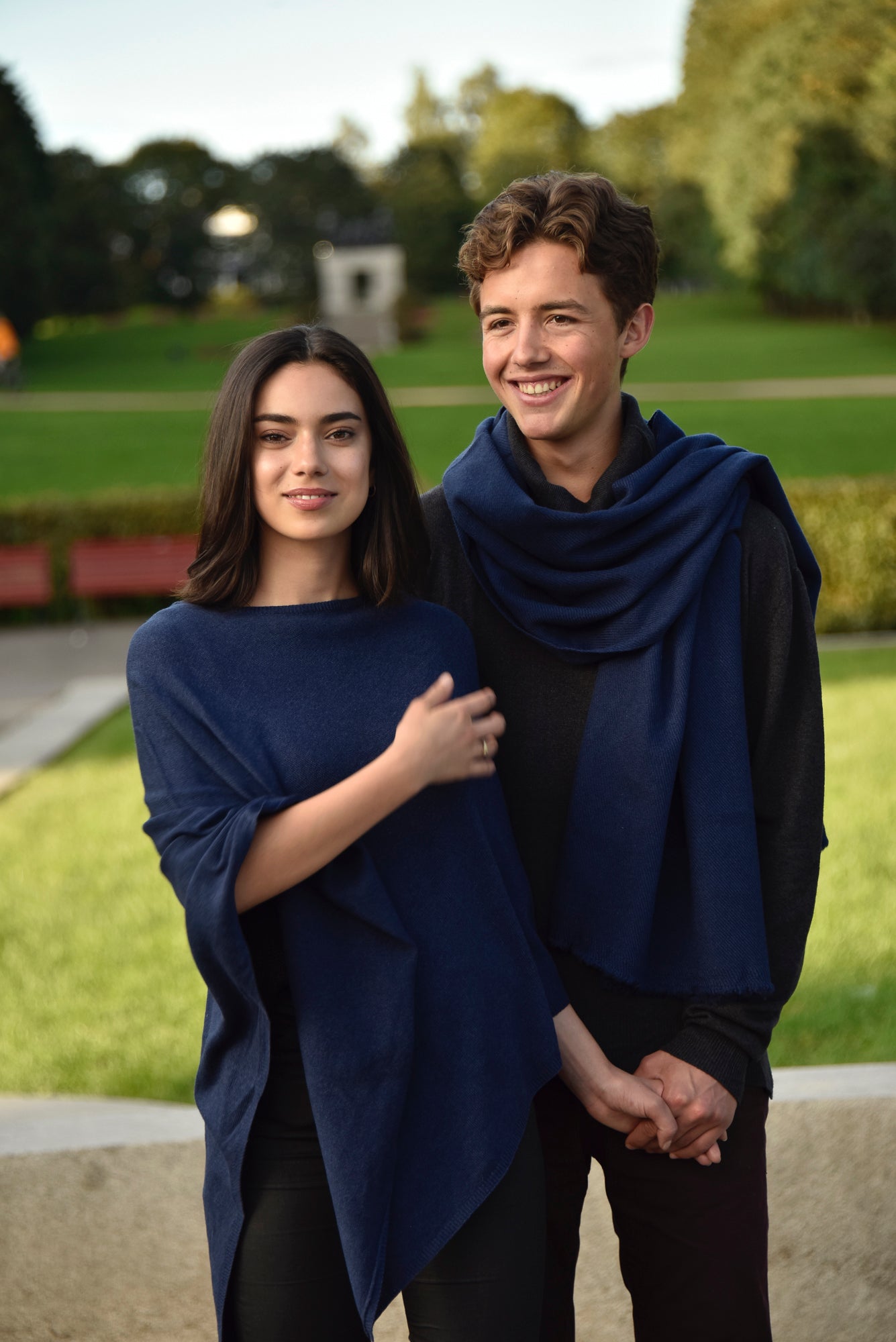 Cashmere classic poncho dark grey