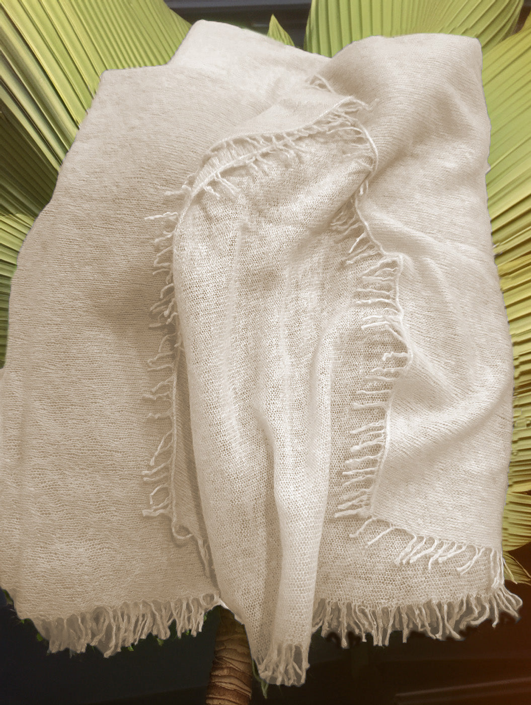 Cashmere scarf with fringes jeans blue