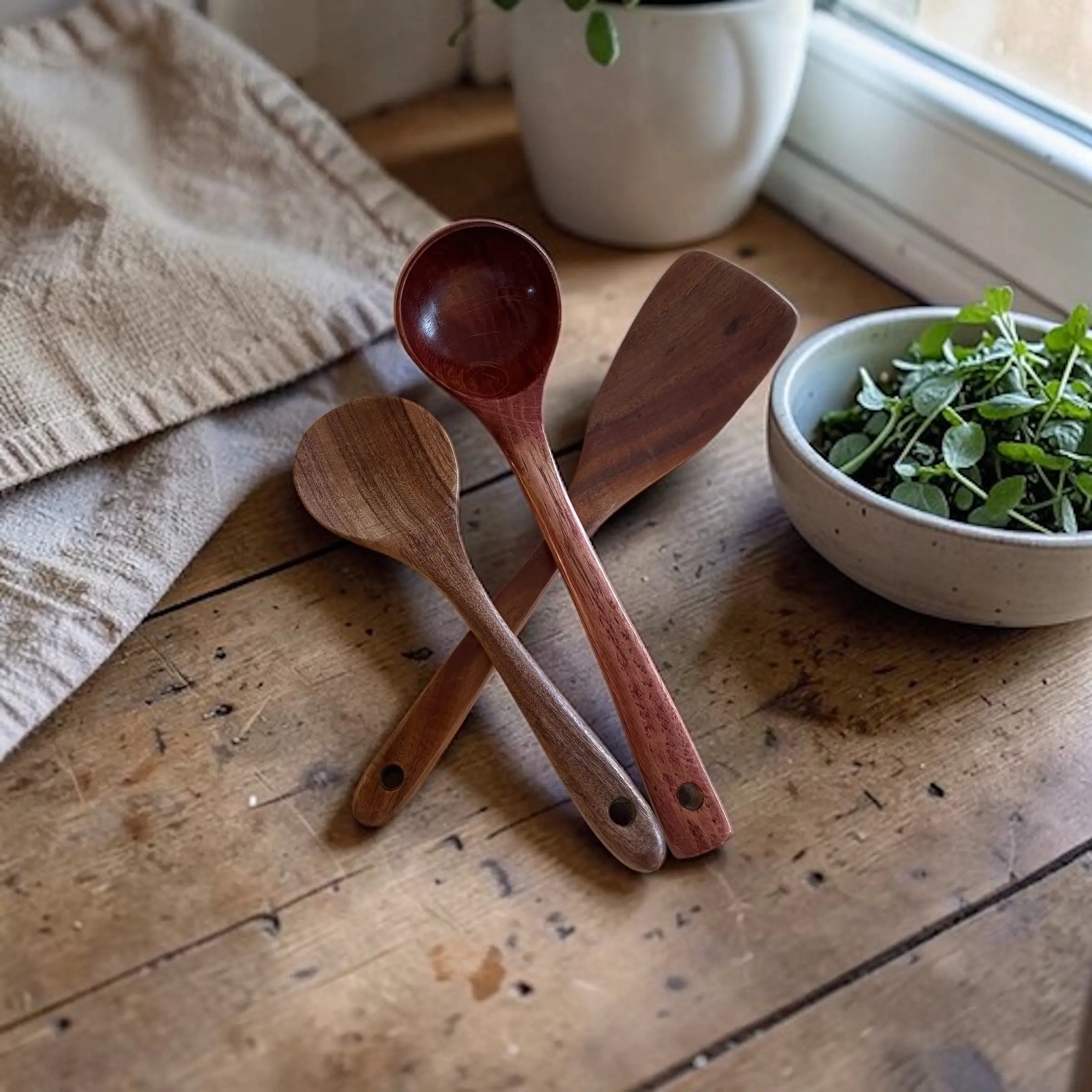 Kjøkkenredskap Sett i Tre (3 deler) – Stekespade, Tresleiv og Suppeøse