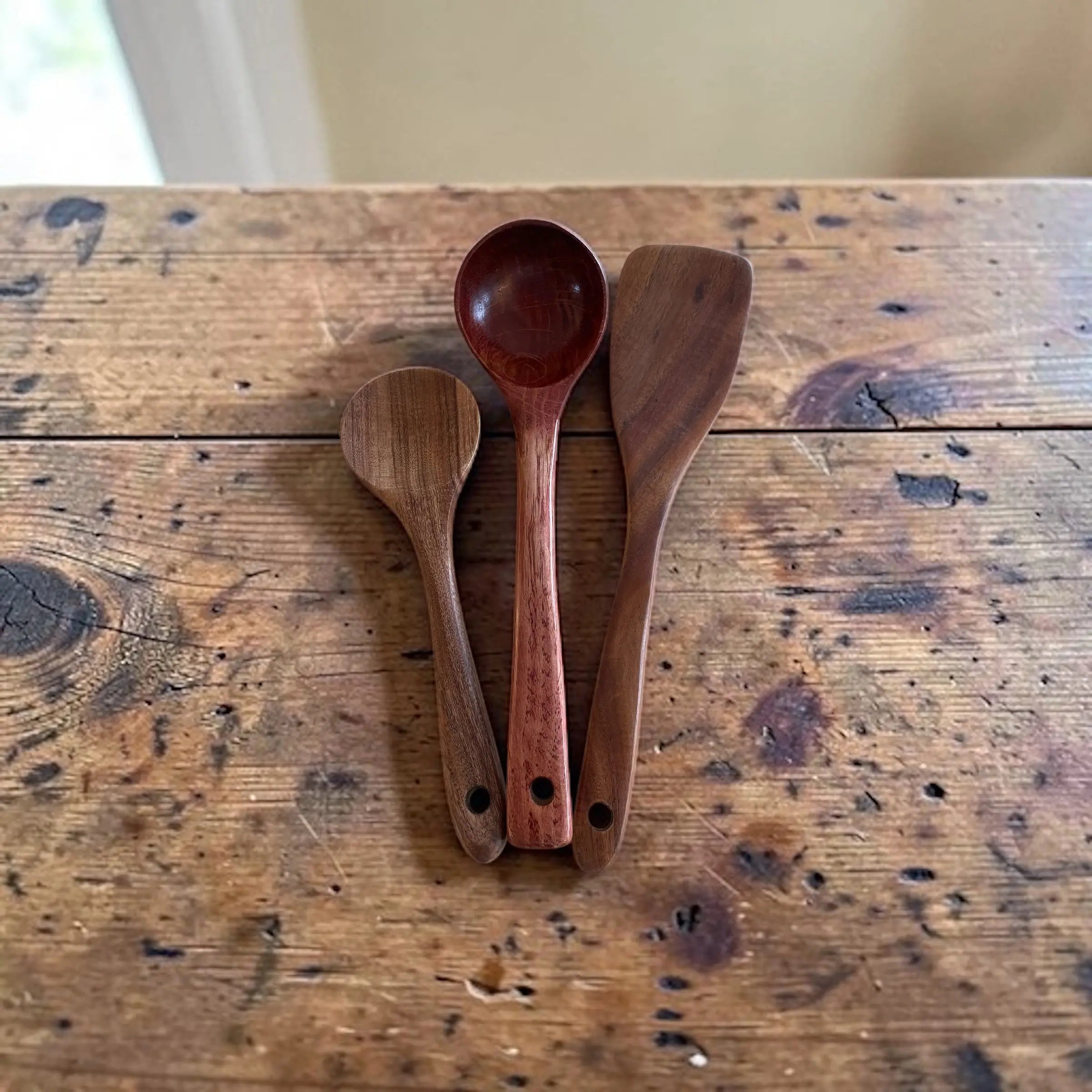 Kjøkkenredskap Sett i Tre (3 deler) – Stekespade, Tresleiv og Suppeøse