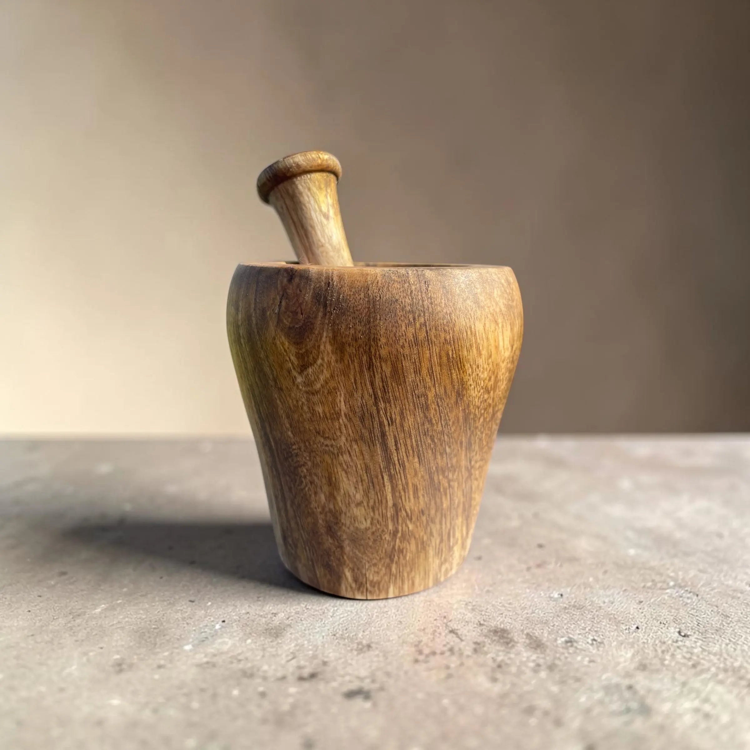Morter i Mangotre Ø11 cm med pistill