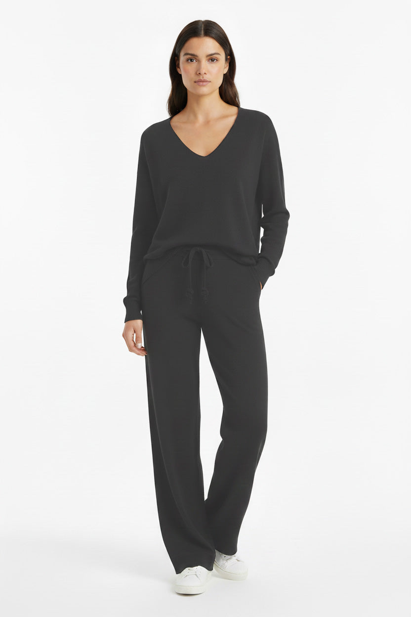Cashmere soft V neck black