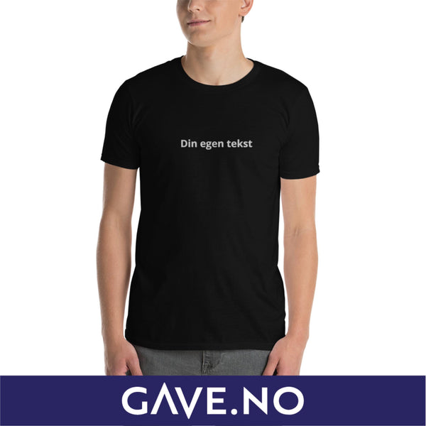 Kortermet unisex T-skjorte med din egen tekst (brodert front)