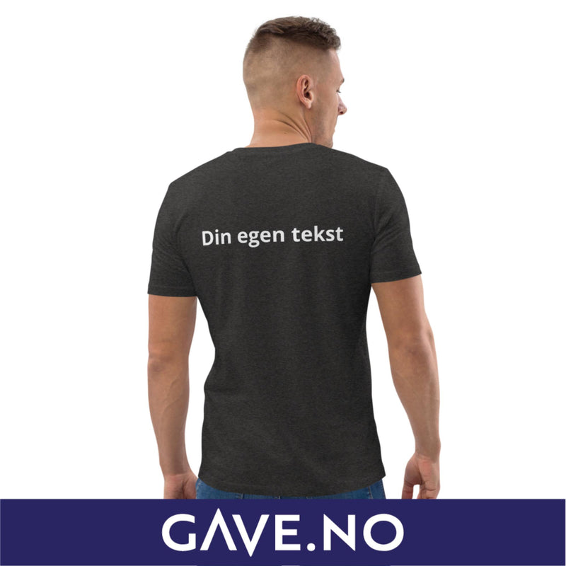 Unisex t-skjorte i økologisk bomull med din egen tekst på ryggen (brodert)